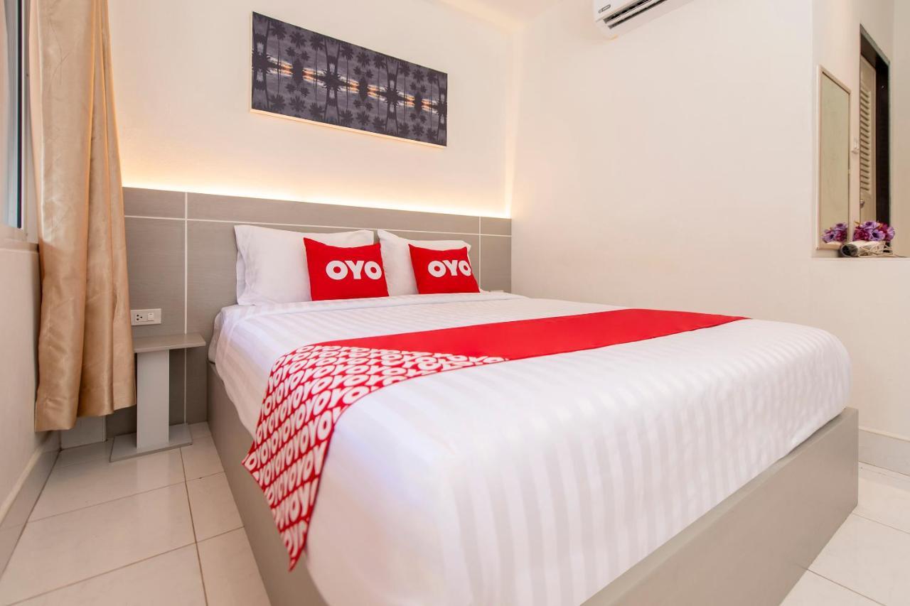 Oyo 328 Onion House Hotel Kata Beach  Exterior photo